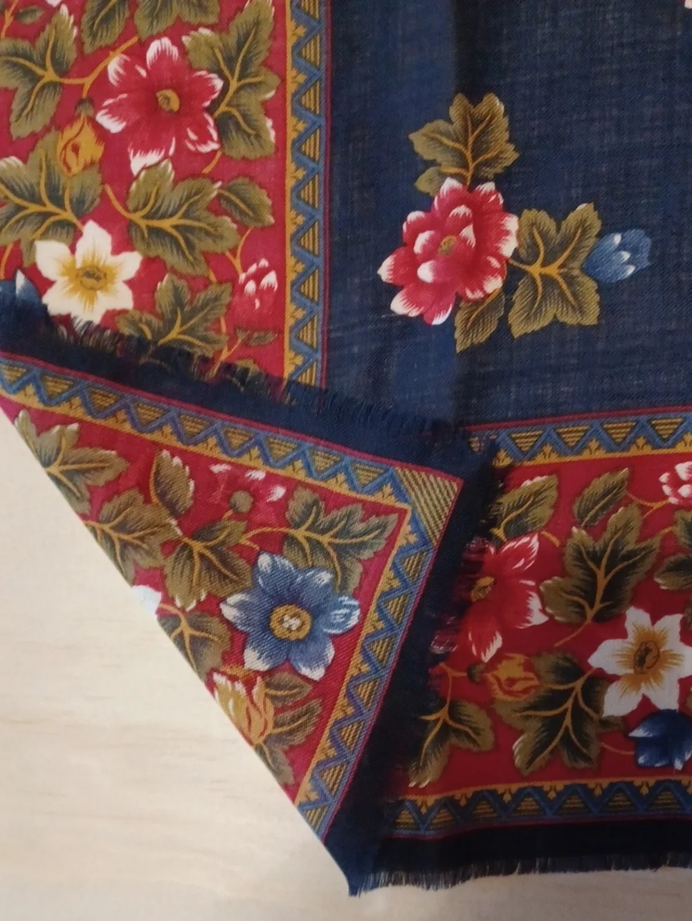 Morgan Taylor Vintage Floral Square Scarf Navy Red Eyelash Fringe Boho 30×30